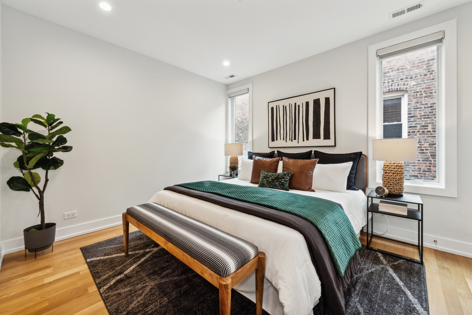 2739 W Prindiville Street