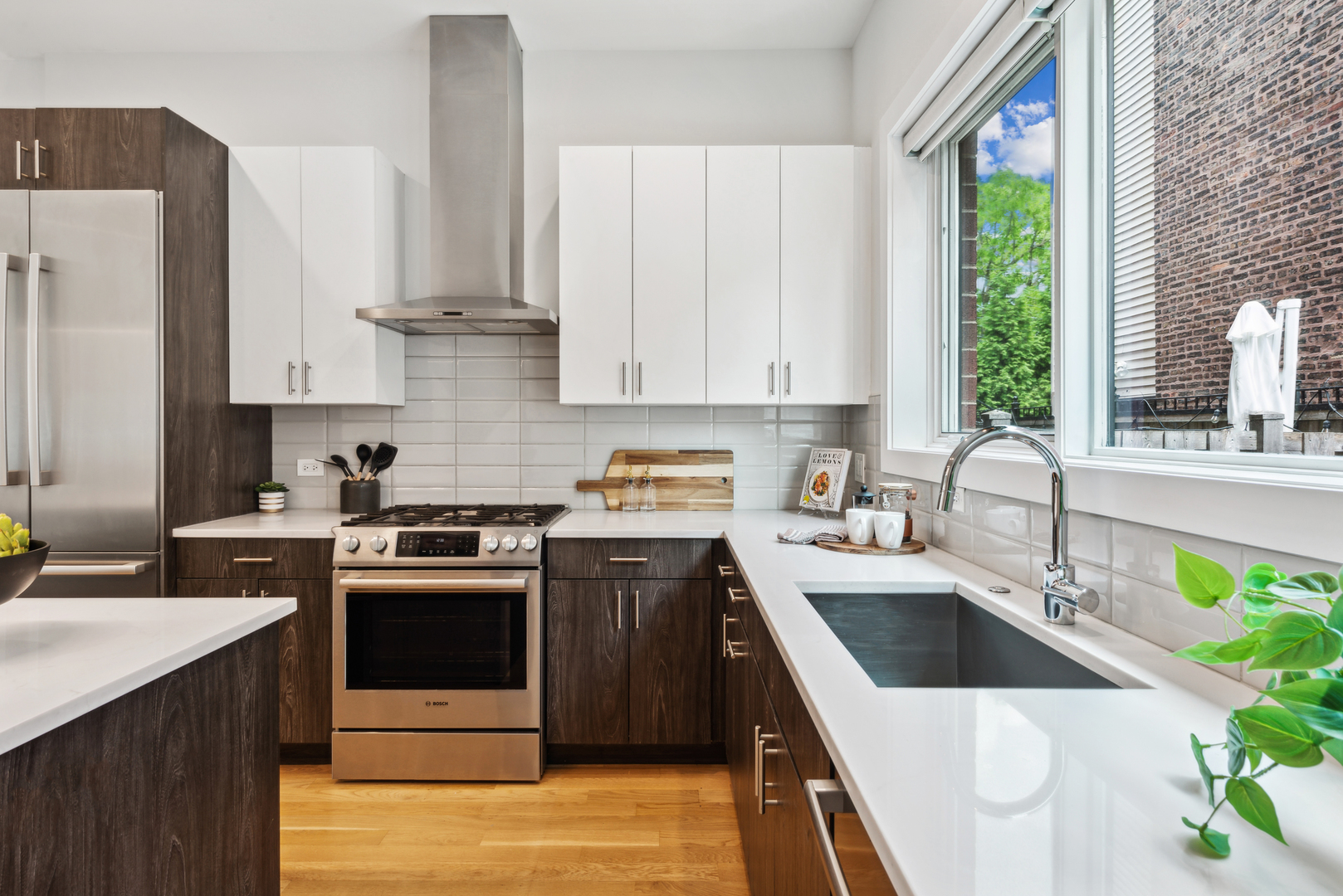 2739 W Prindiville Street