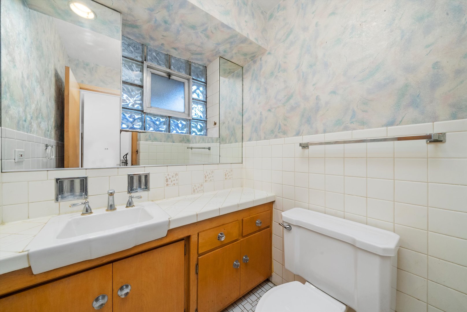 7051 N Keating Avenue