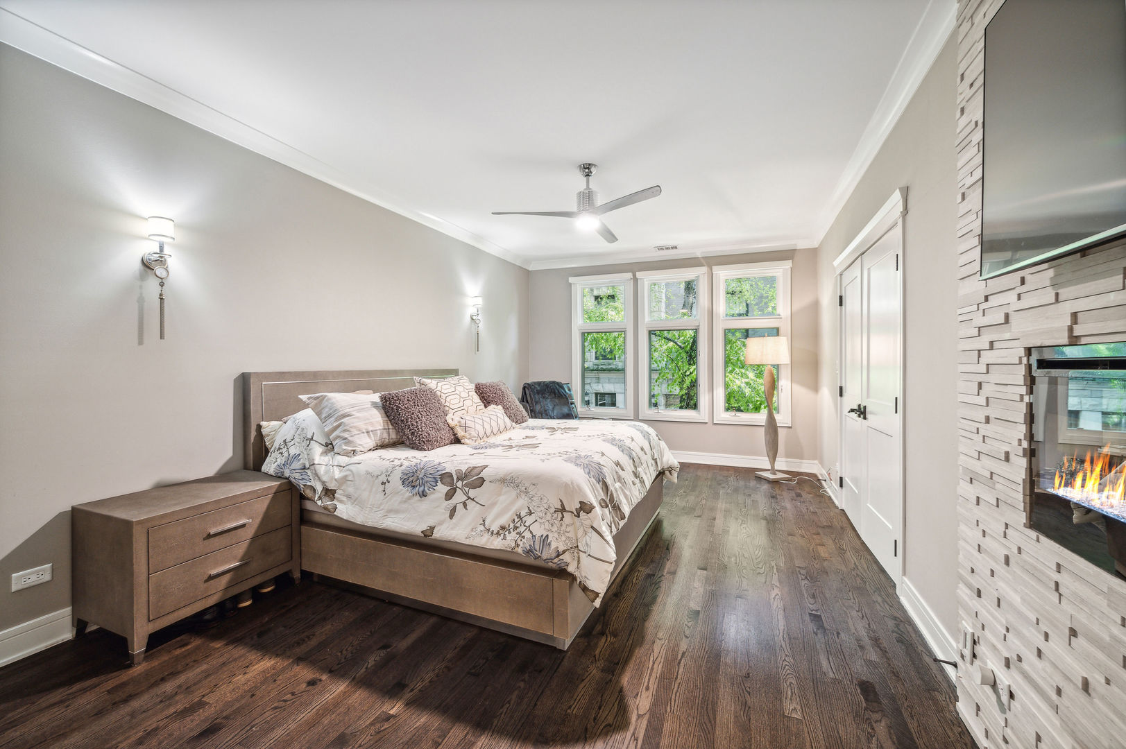 123 W Oak Street Unit: N