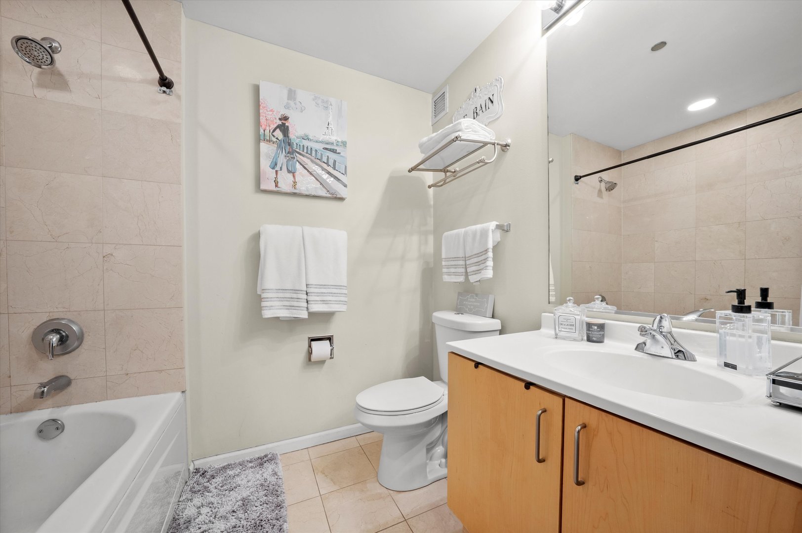 600 N Kingsbury Street Unit: 1105