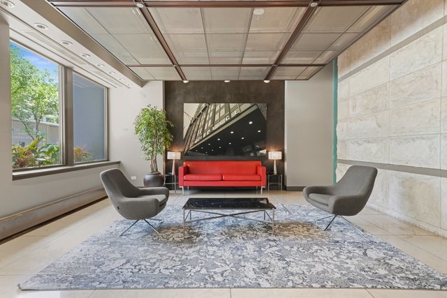 600 N Kingsbury Street Unit: 1105