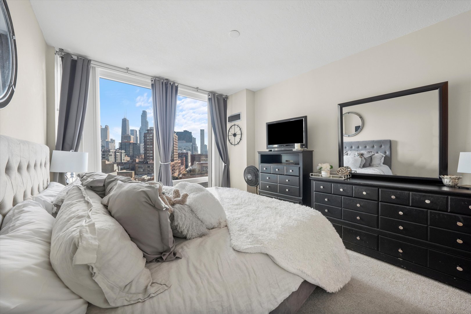 600 N Kingsbury Street Unit: 1105