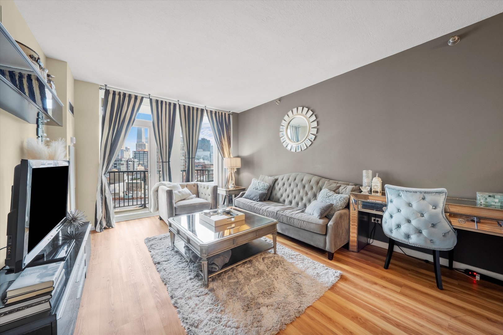 600 N Kingsbury Street Unit: 1105