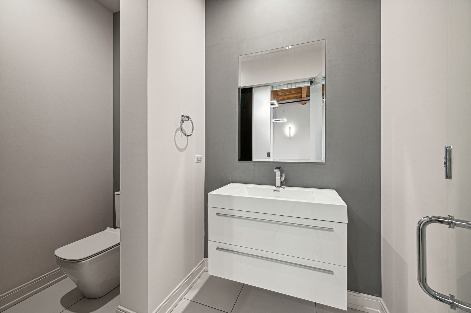 223 W LAKE Street Unit: PH-5N