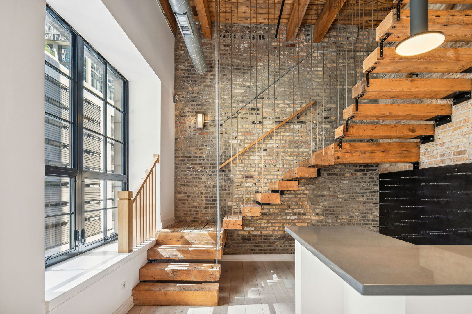 223 W LAKE Street Unit: PH-5N