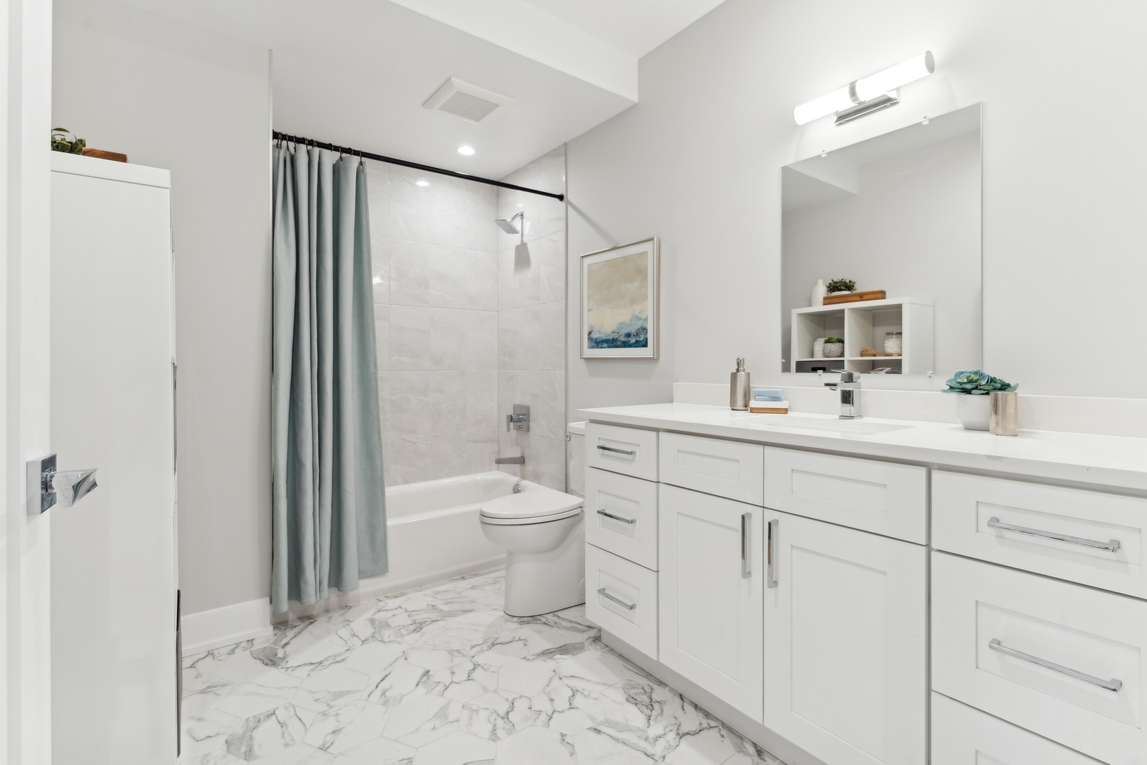 2212 W Lawrence Avenue Unit: 3W