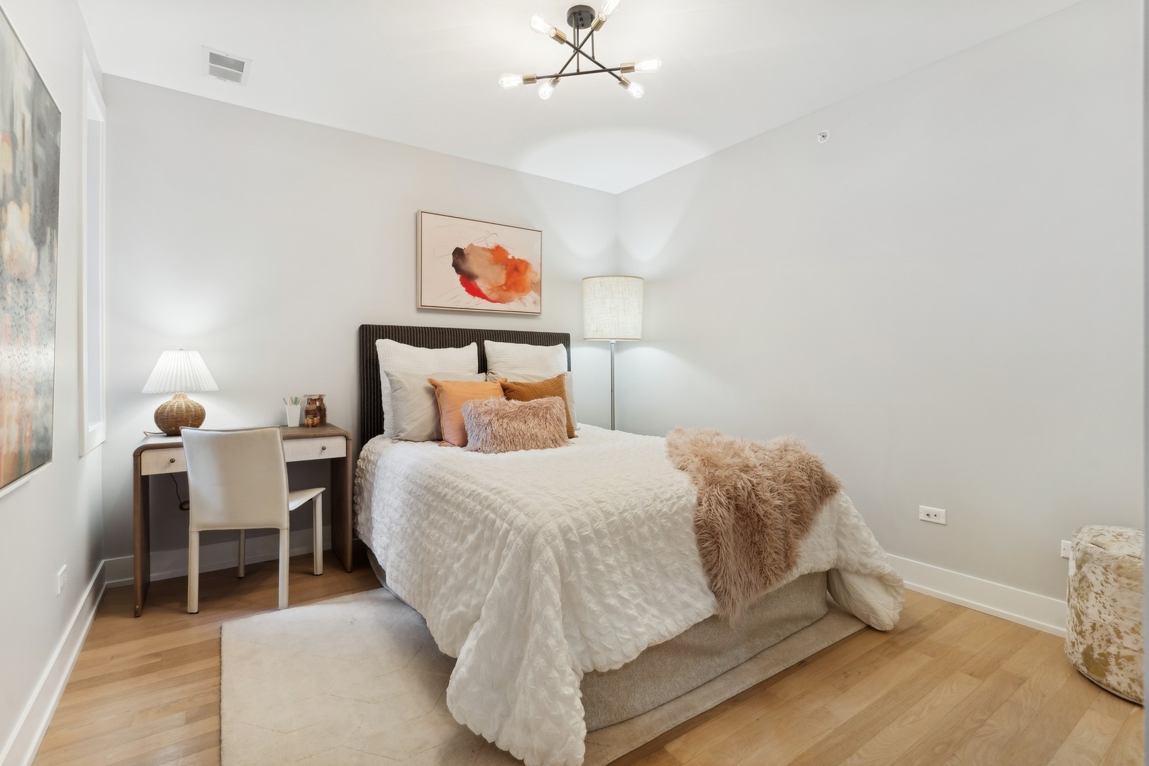 2212 W Lawrence Avenue Unit: 3W