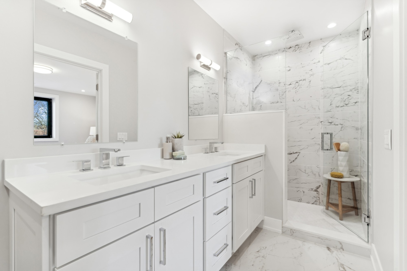 2212 W Lawrence Avenue Unit: 3W