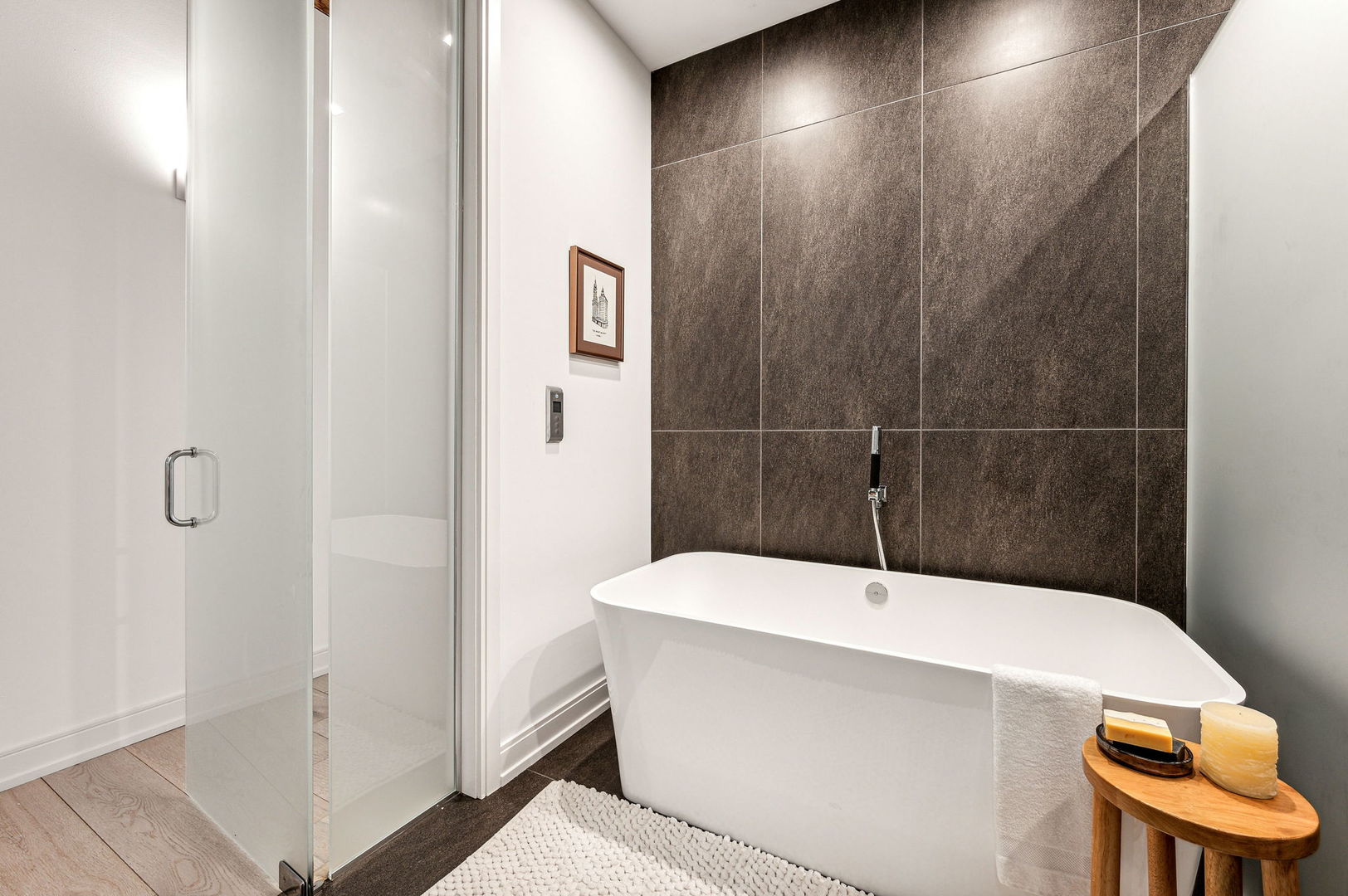 223 W LAKE Street Unit: PH-5S