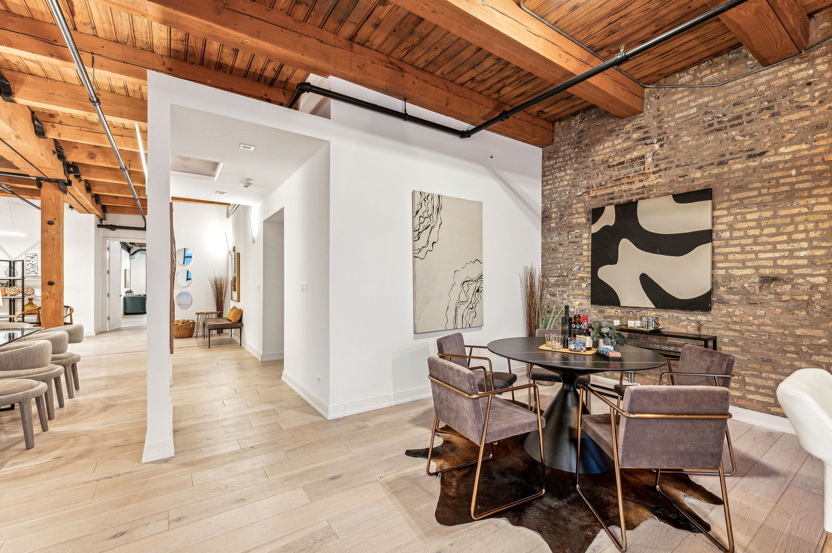 223 W LAKE Street Unit: PH-5S
