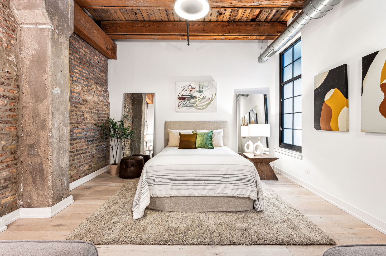 223 W LAKE Street Unit: PH-5S
