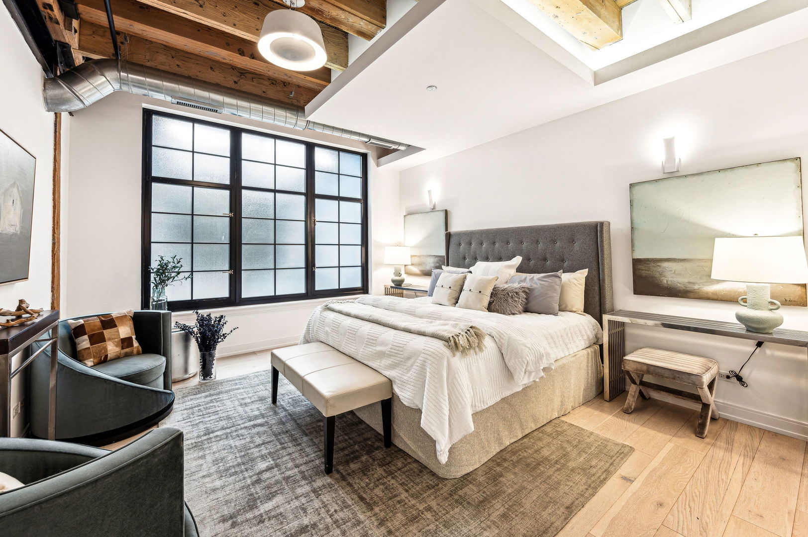 223 W LAKE Street Unit: PH-5S