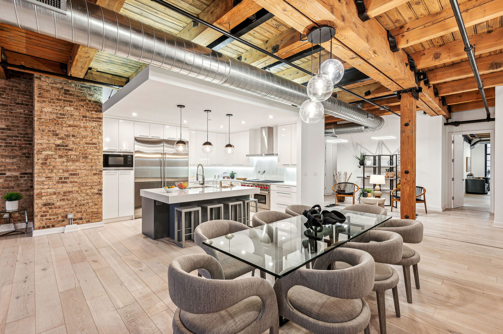 223 W LAKE Street Unit: PH-5S