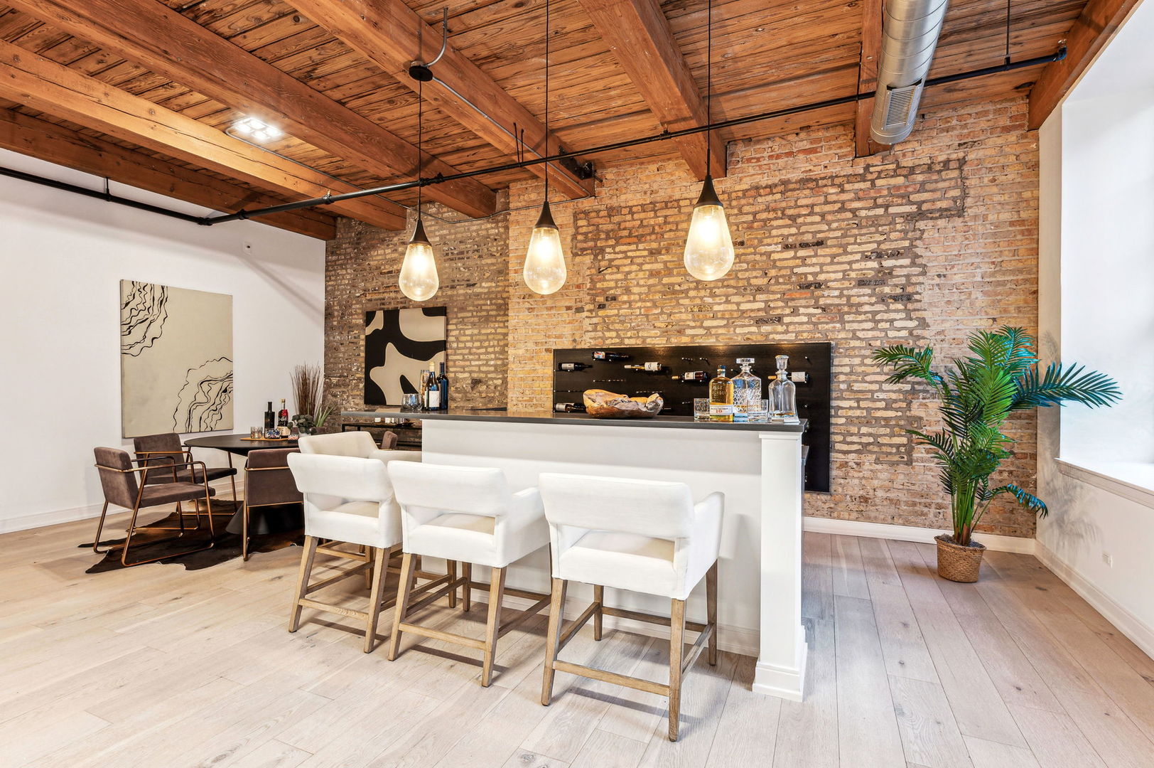 223 W LAKE Street Unit: PH-5S