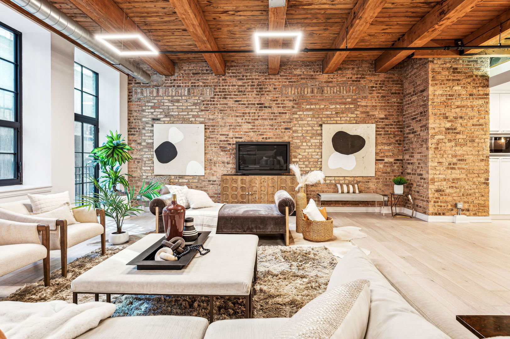 223 W LAKE Street Unit: PH-5S