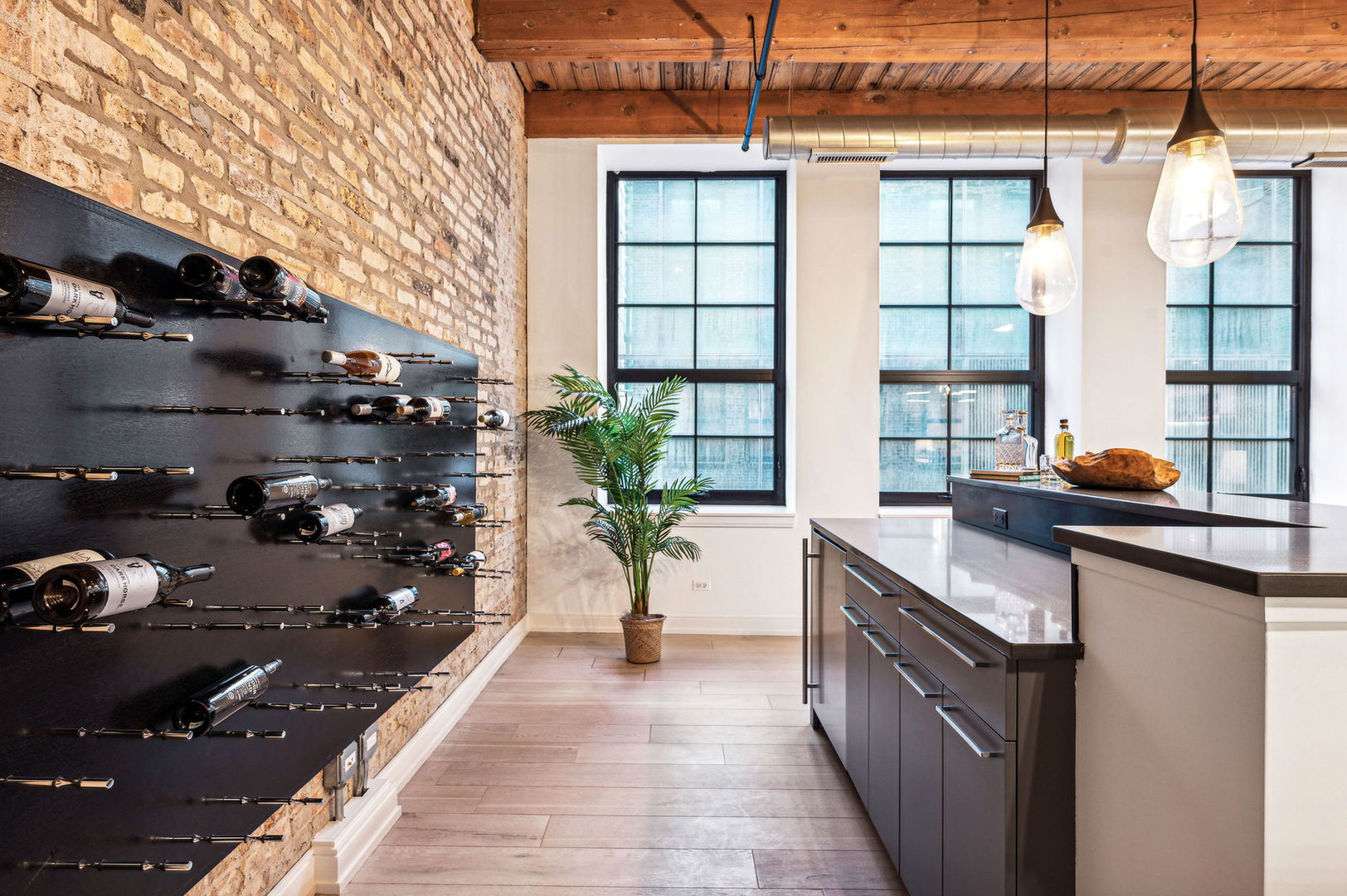 223 W LAKE Street Unit: PH-5S