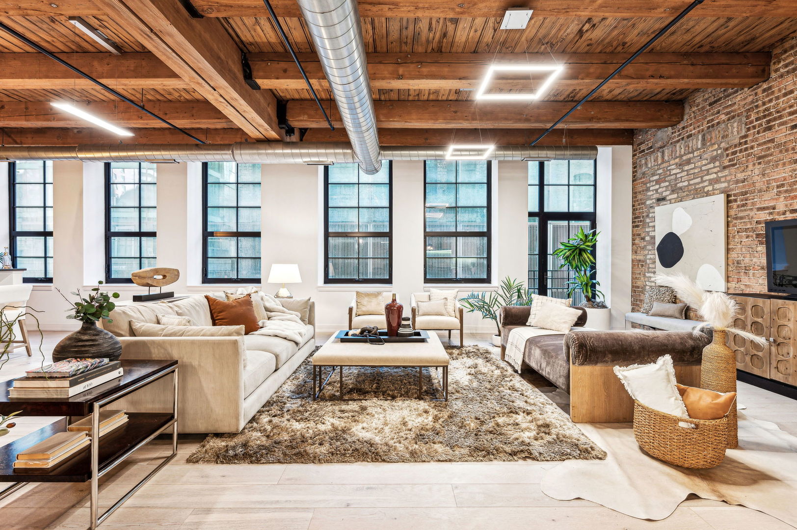223 W LAKE Street Unit: PH-5S