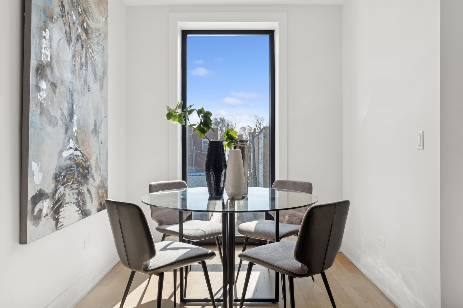 2212 W Lawrence Avenue Unit: 4E