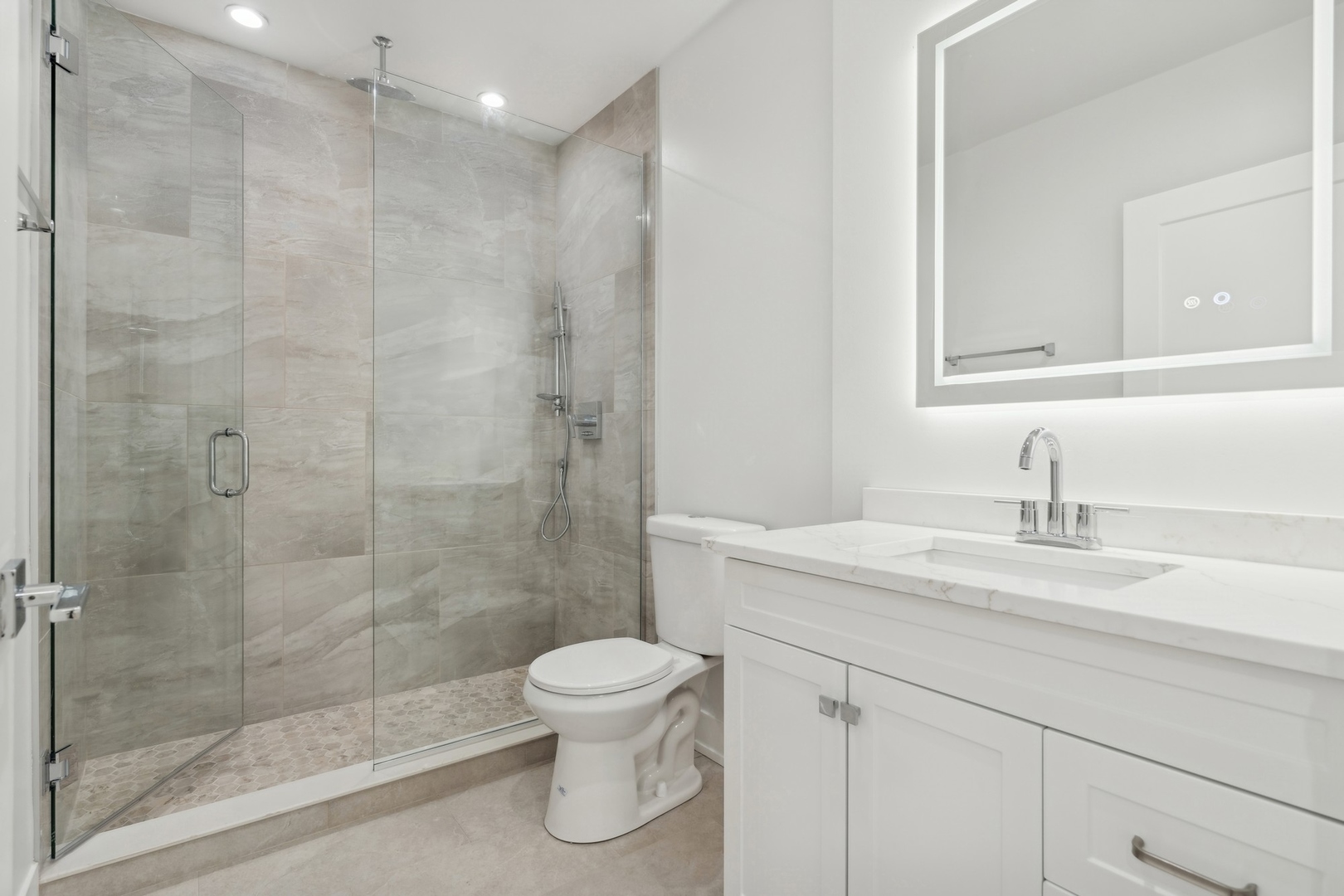 2212 W Lawrence Avenue Unit: 1W