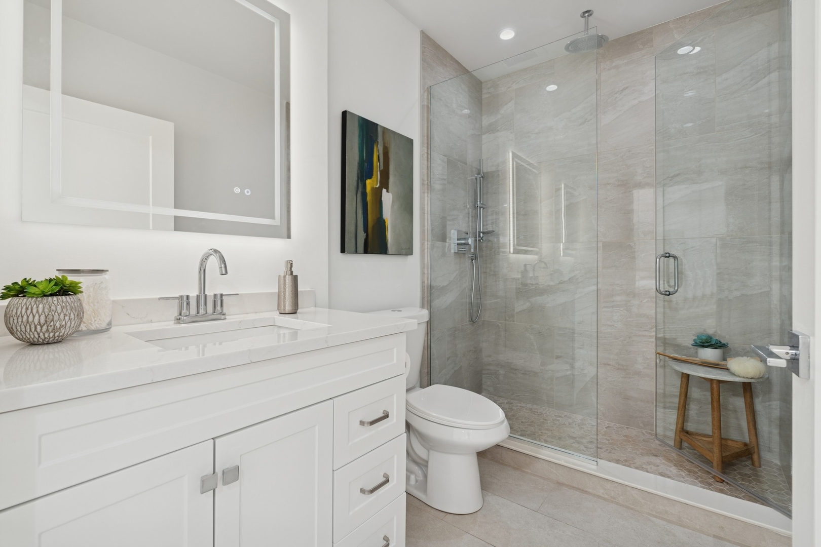 2212 W Lawrence Avenue Unit: 1E