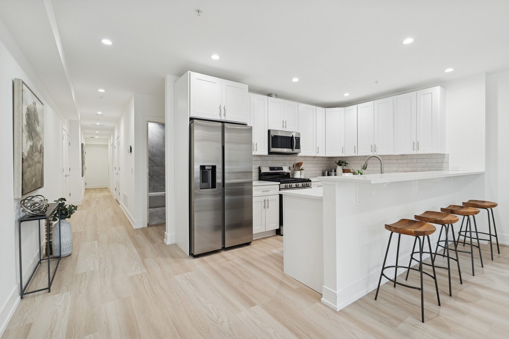 2212 W Lawrence Avenue Unit: 1E