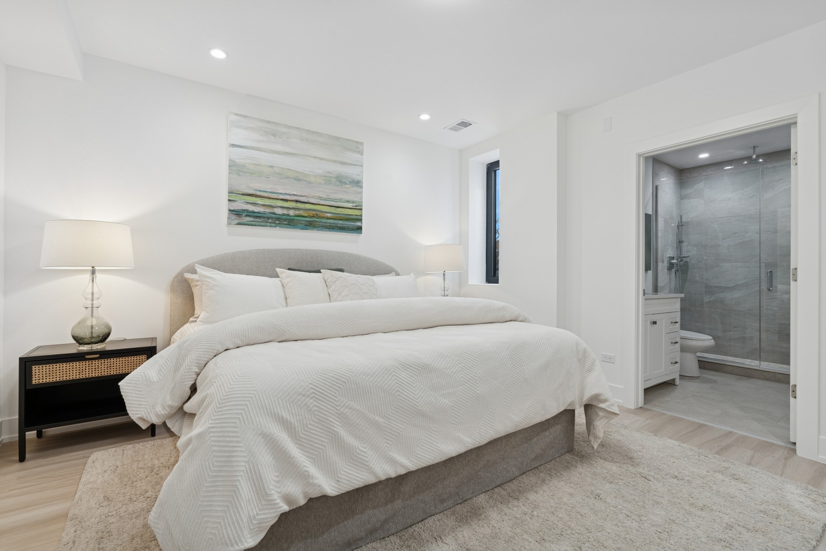 2212 W Lawrence Avenue Unit: 1E