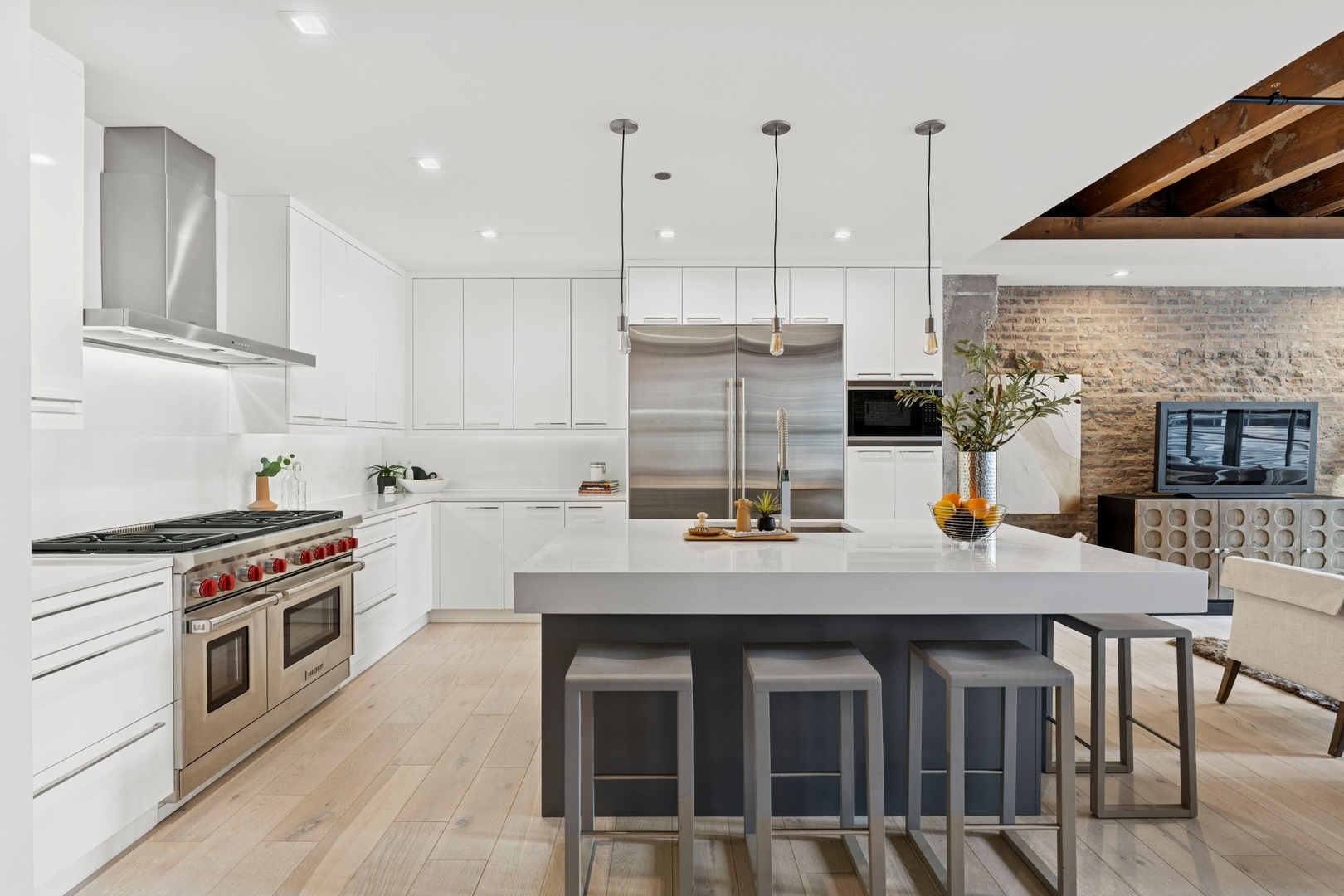 223 W LAKE Street Unit: 3N