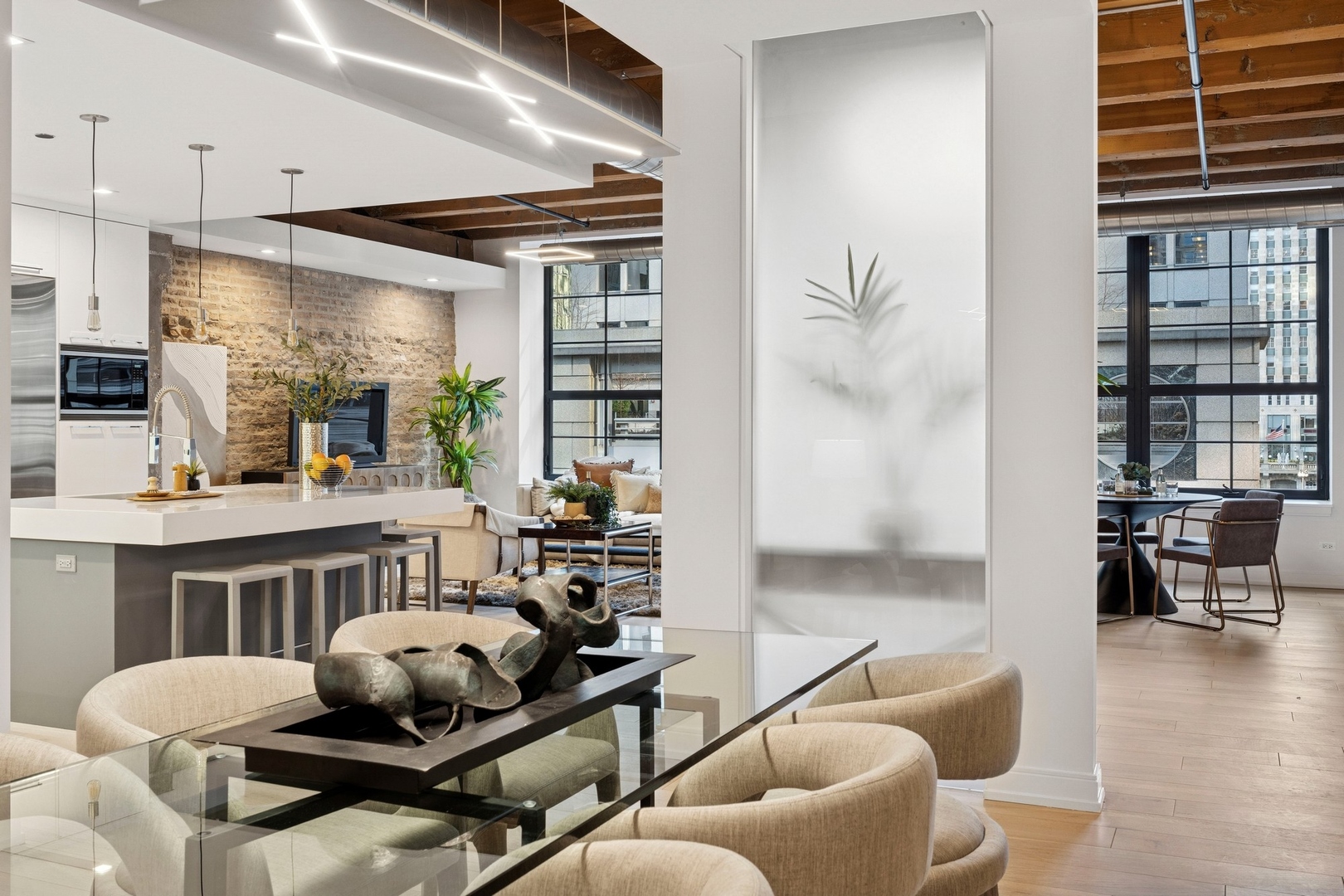 223 W LAKE Street Unit: 3N