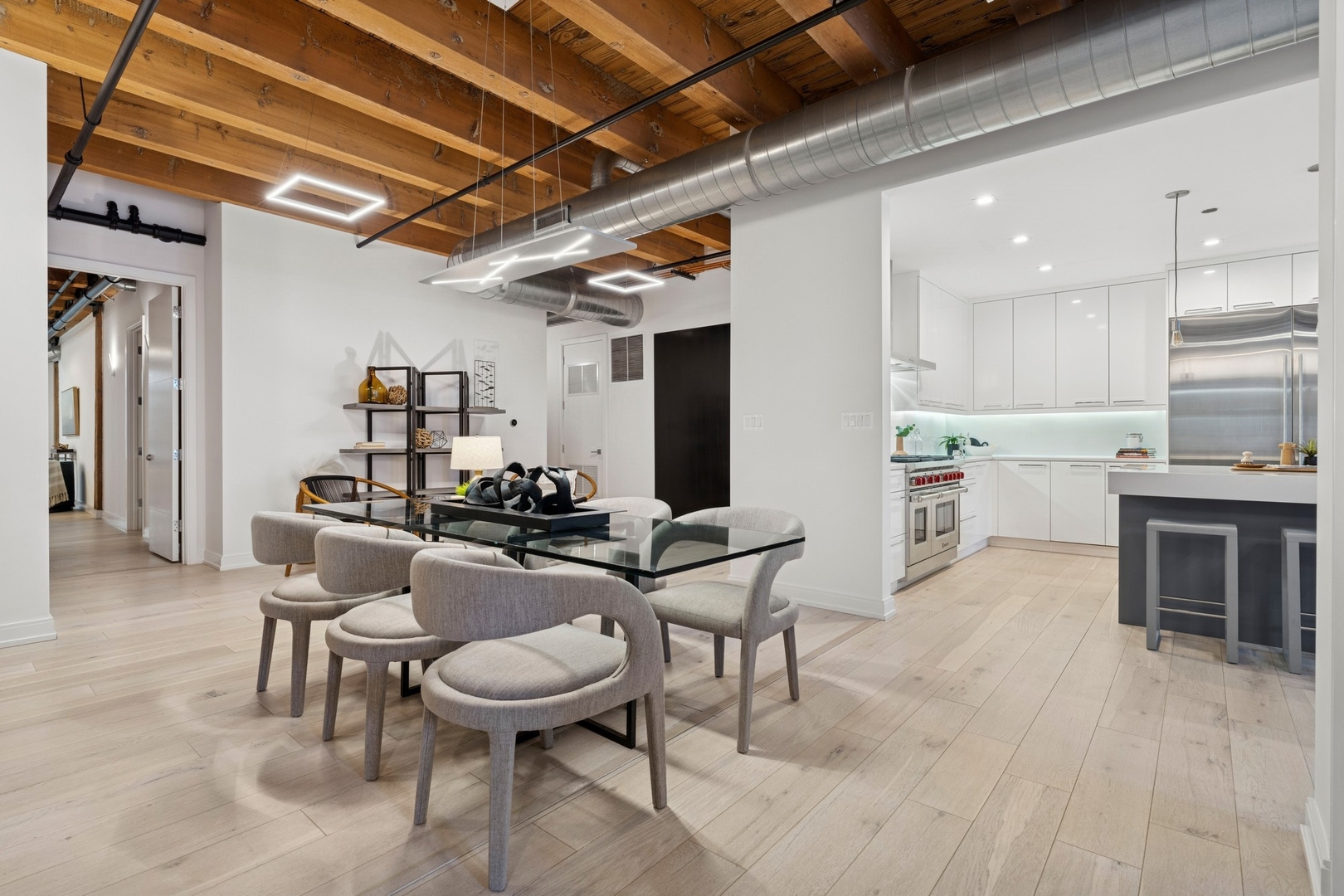 223 W LAKE Street Unit: 3N