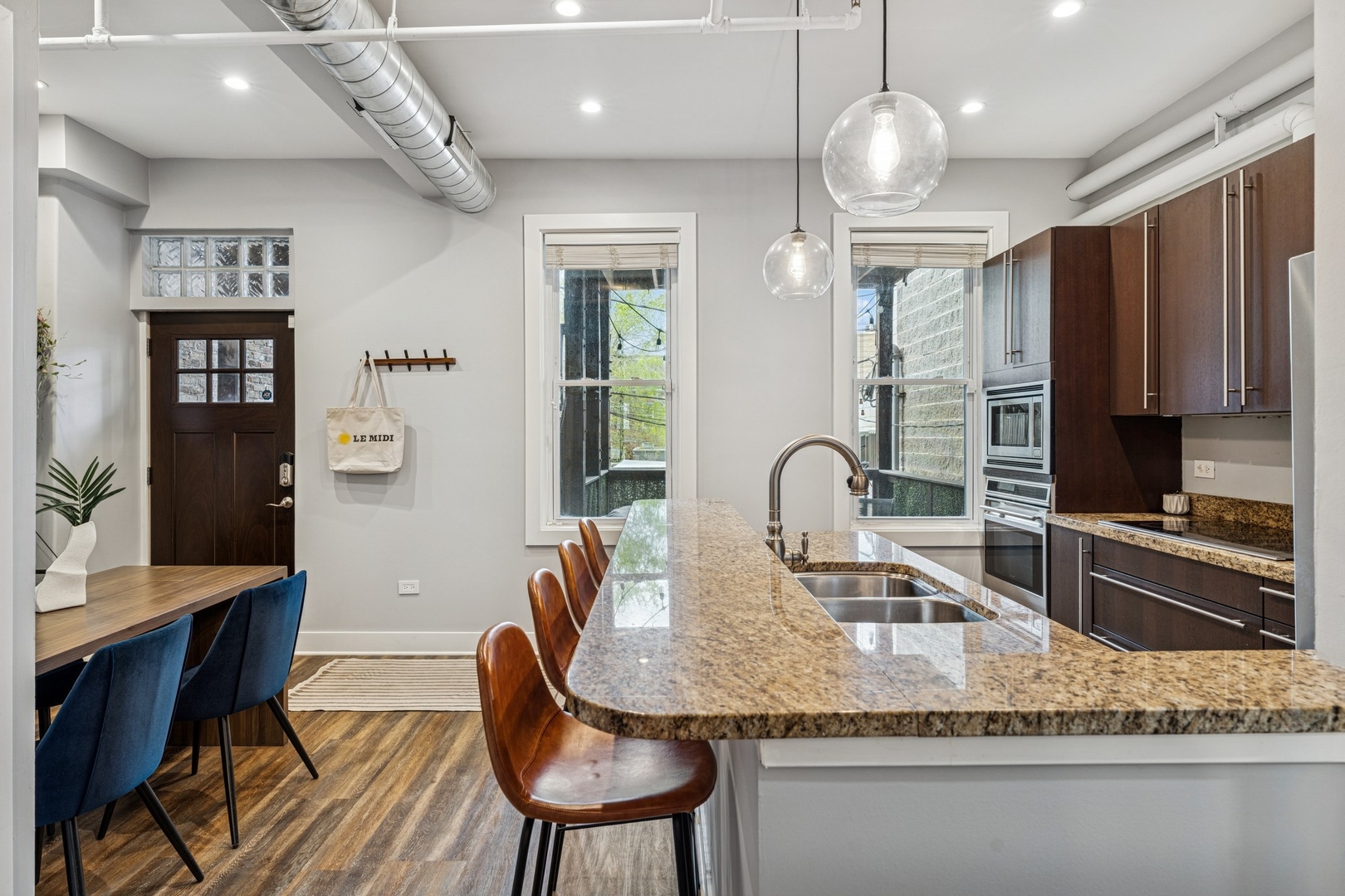 1414 W Division Street Unit: 2