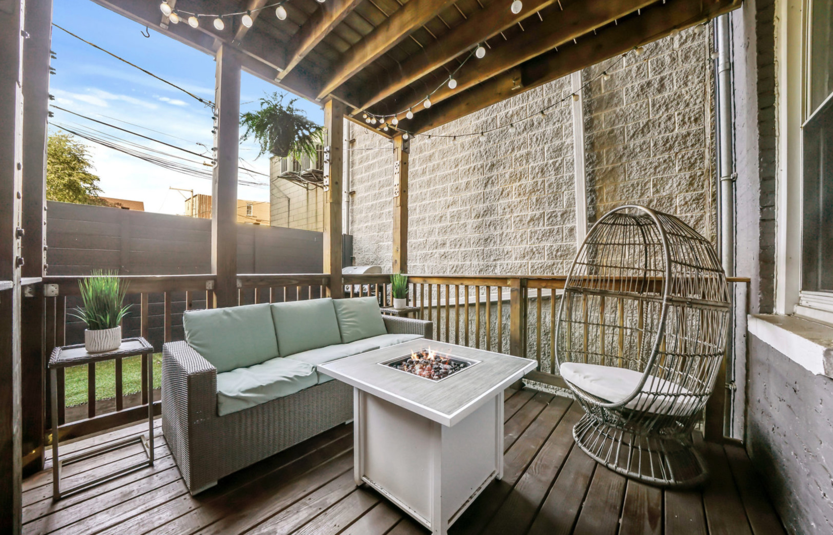 1414 W Division Street Unit: 2