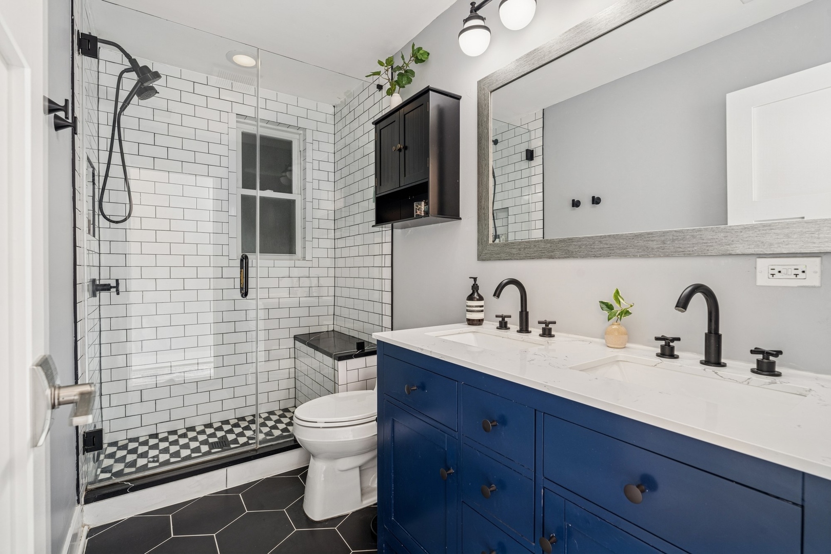 1414 W Division Street Unit: 2