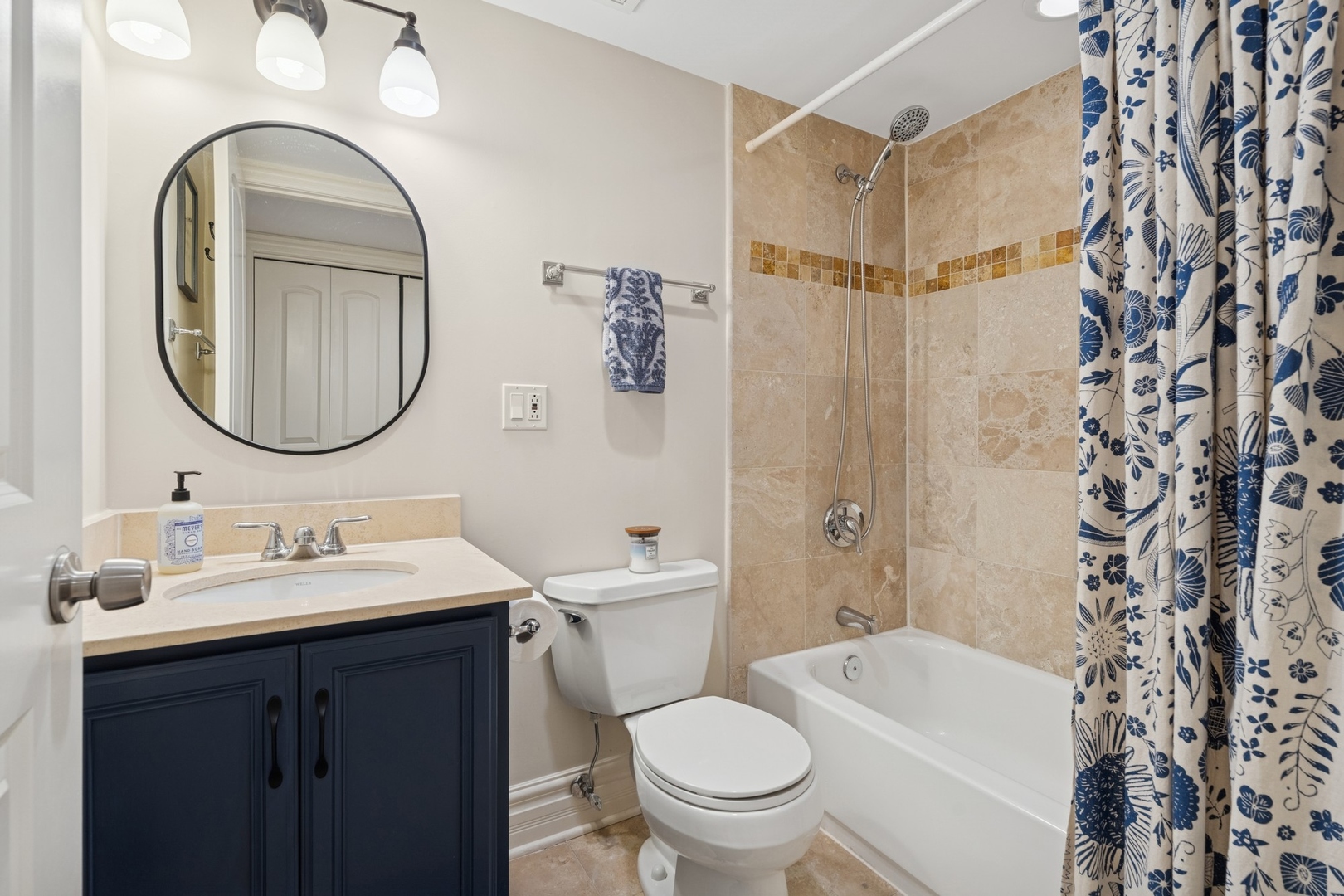 1306 W Granville Avenue Unit: 1