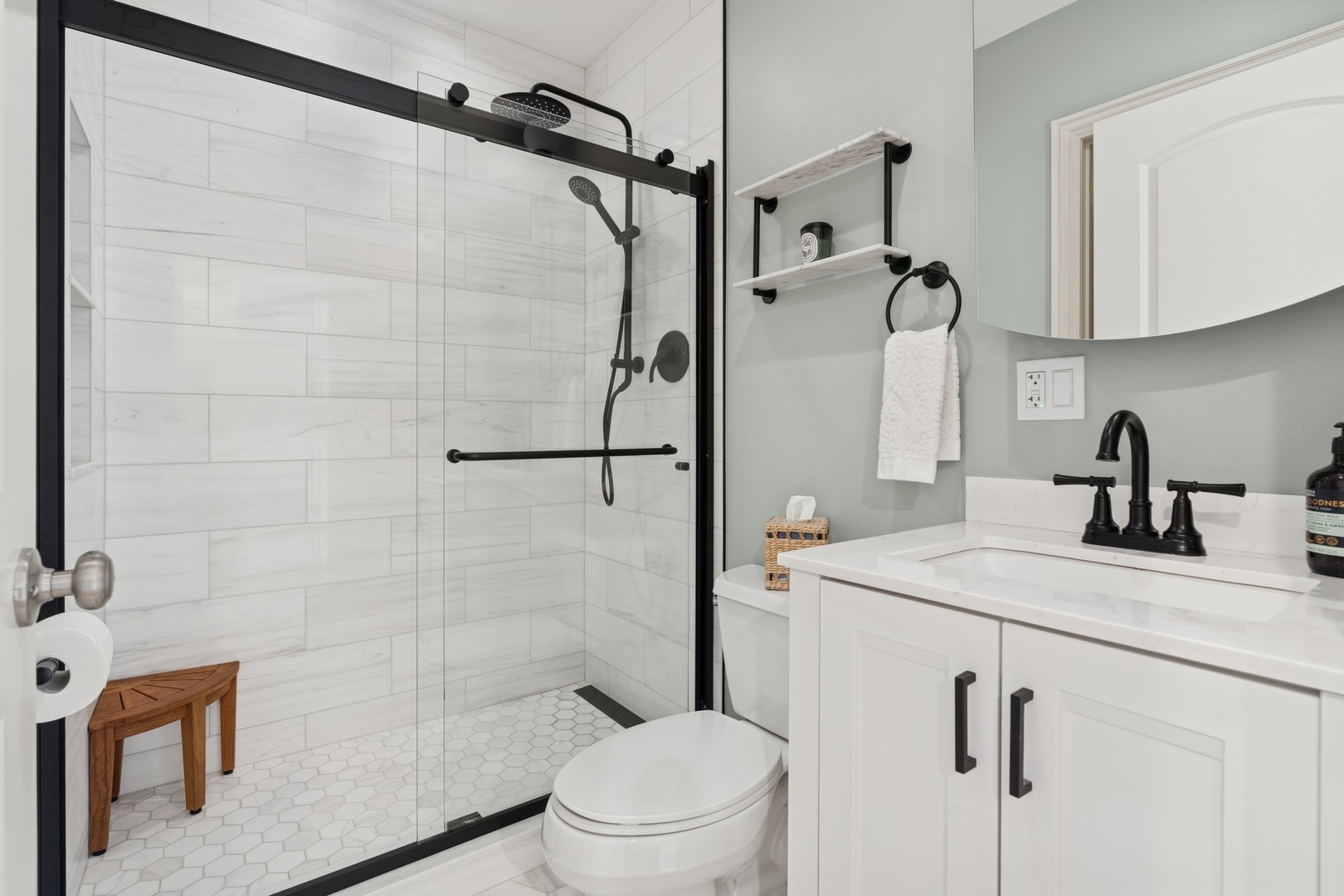 1306 W Granville Avenue Unit: 1