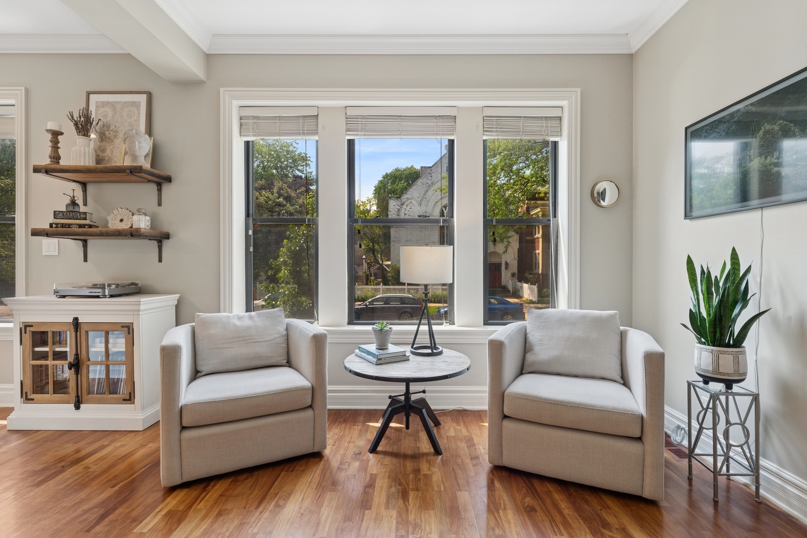 1306 W Granville Avenue Unit: 1