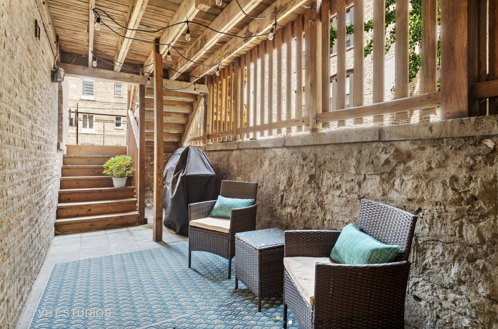 1306 W Granville Avenue Unit: 1