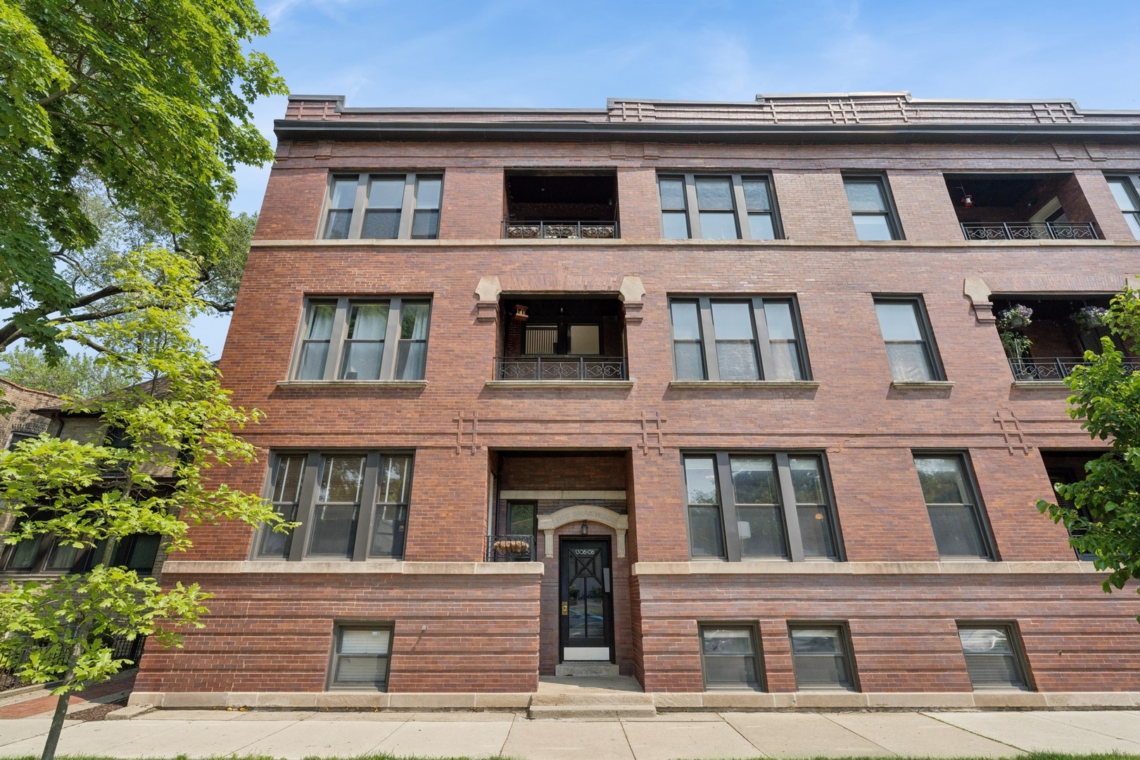 1306 W Granville Avenue Unit: 1