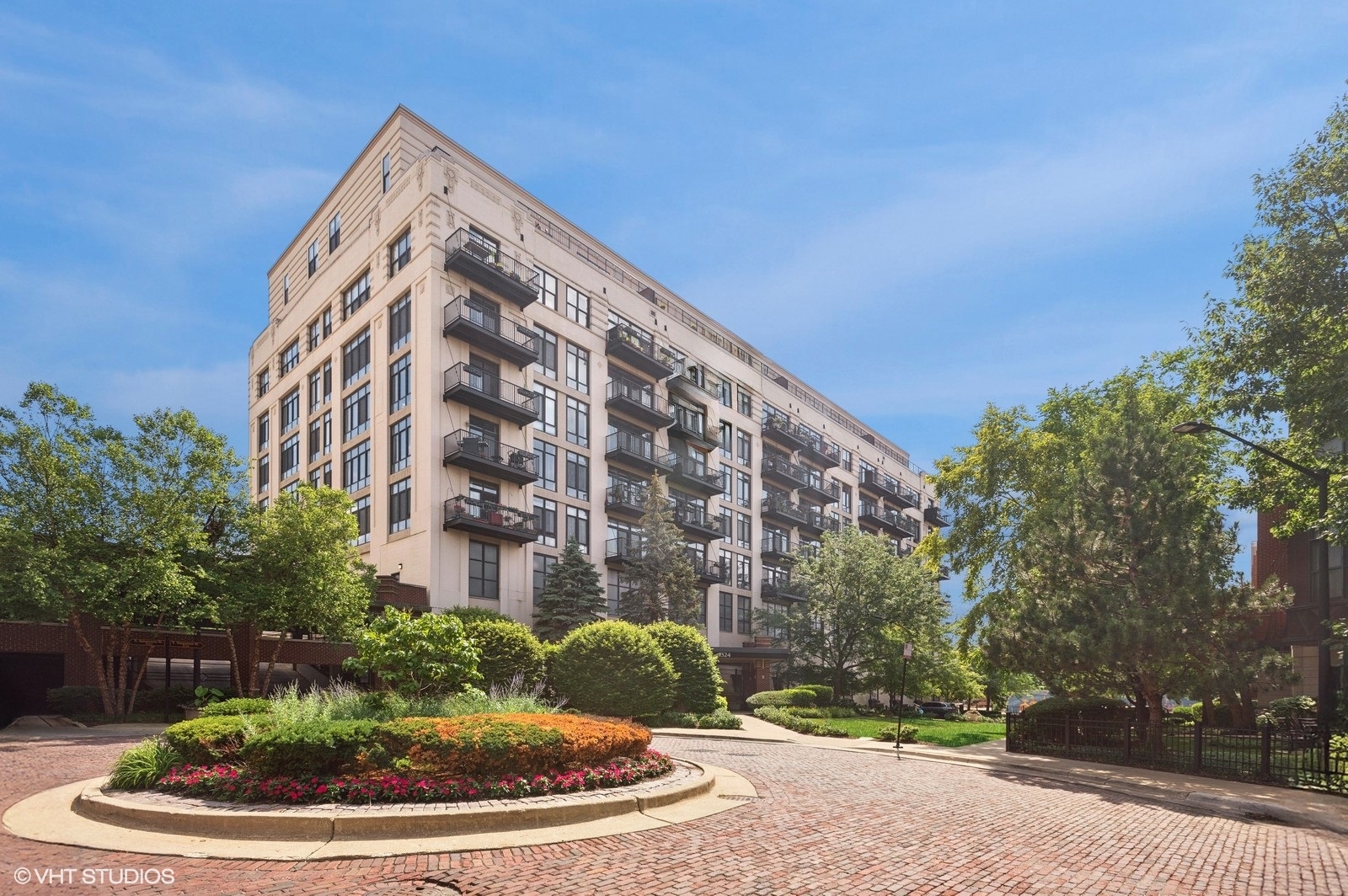 1524 S SANGAMON Street Unit: 802