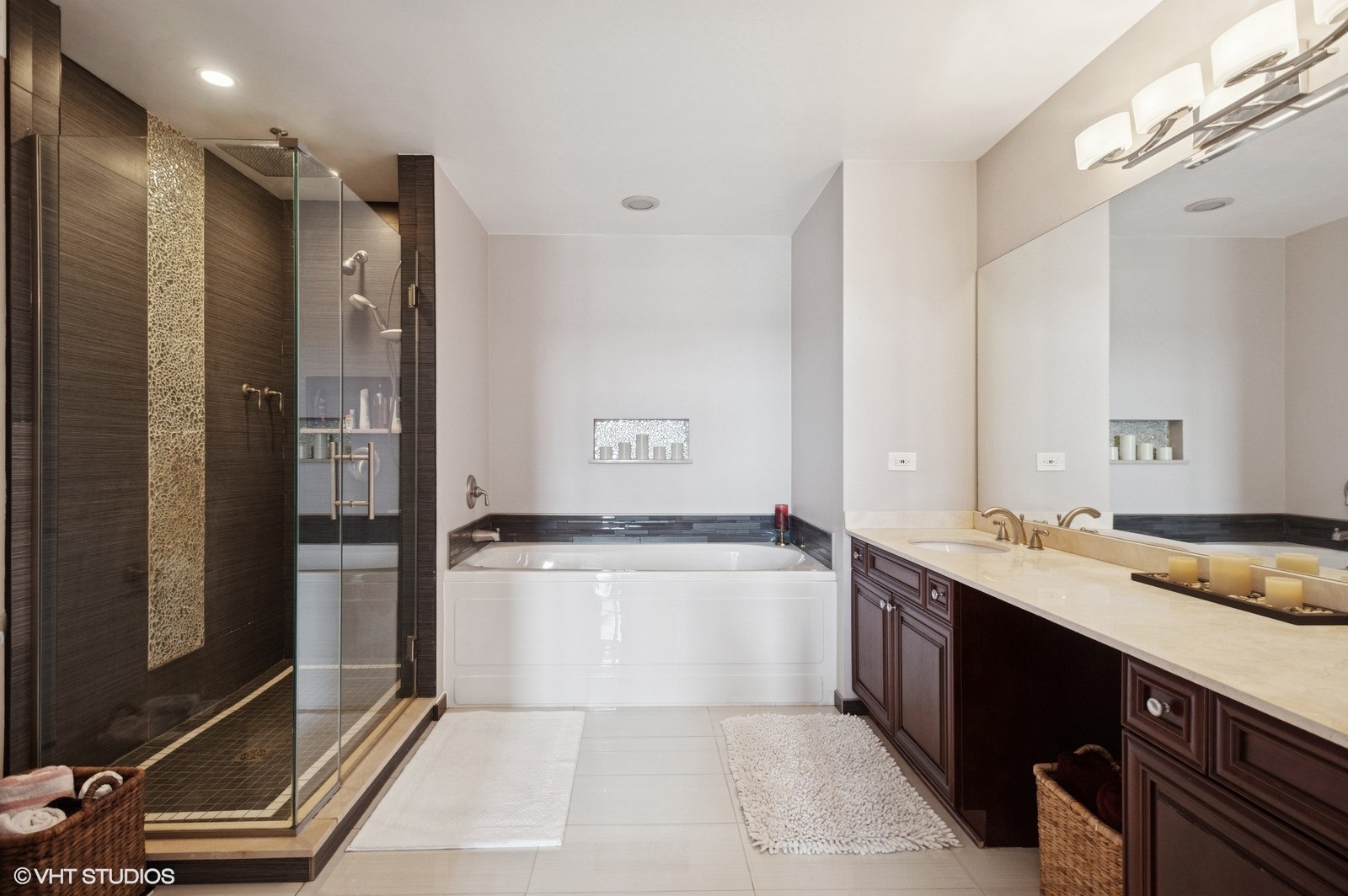 1524 S SANGAMON Street Unit: 802