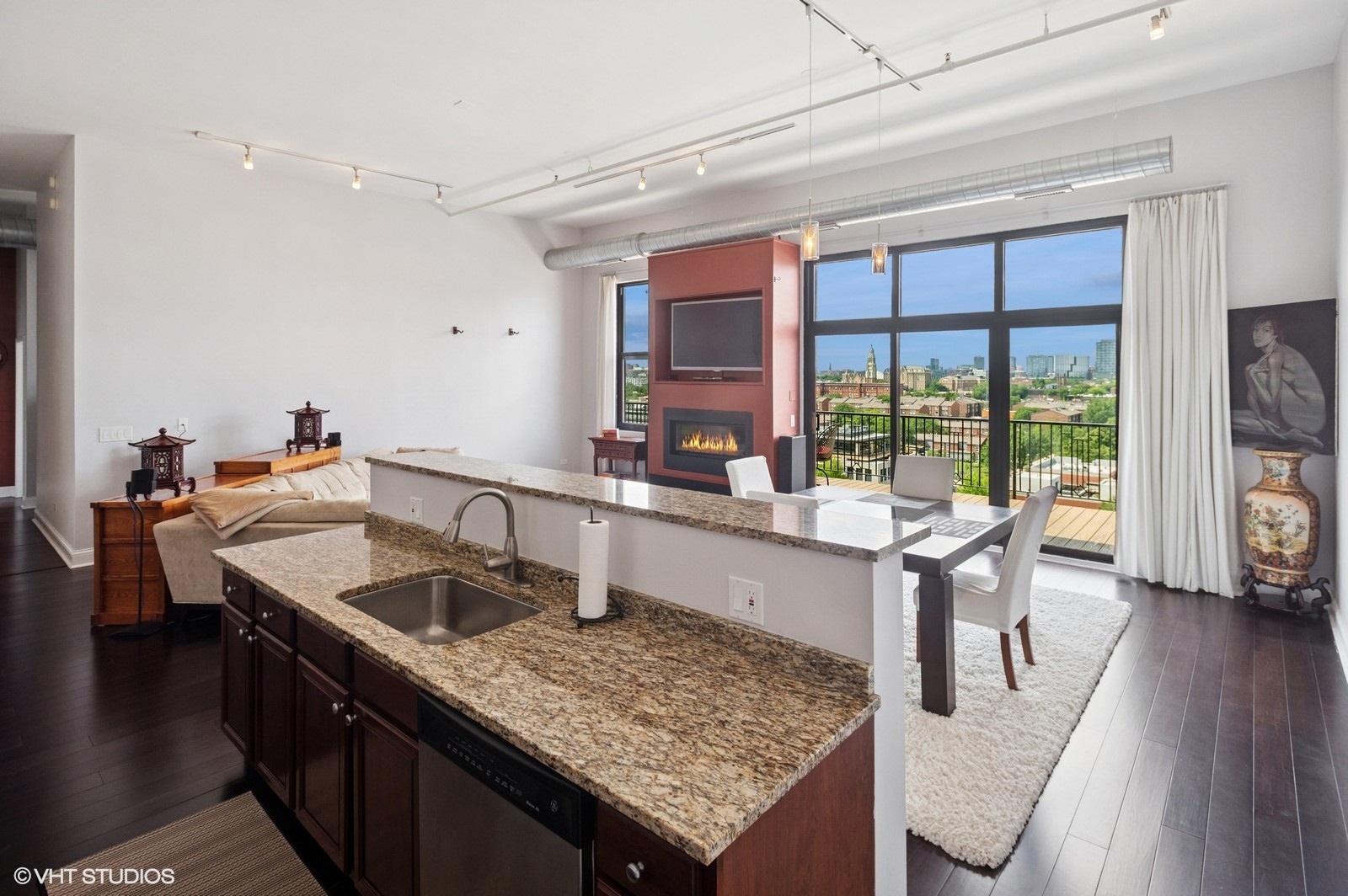 1524 S SANGAMON Street Unit: 802