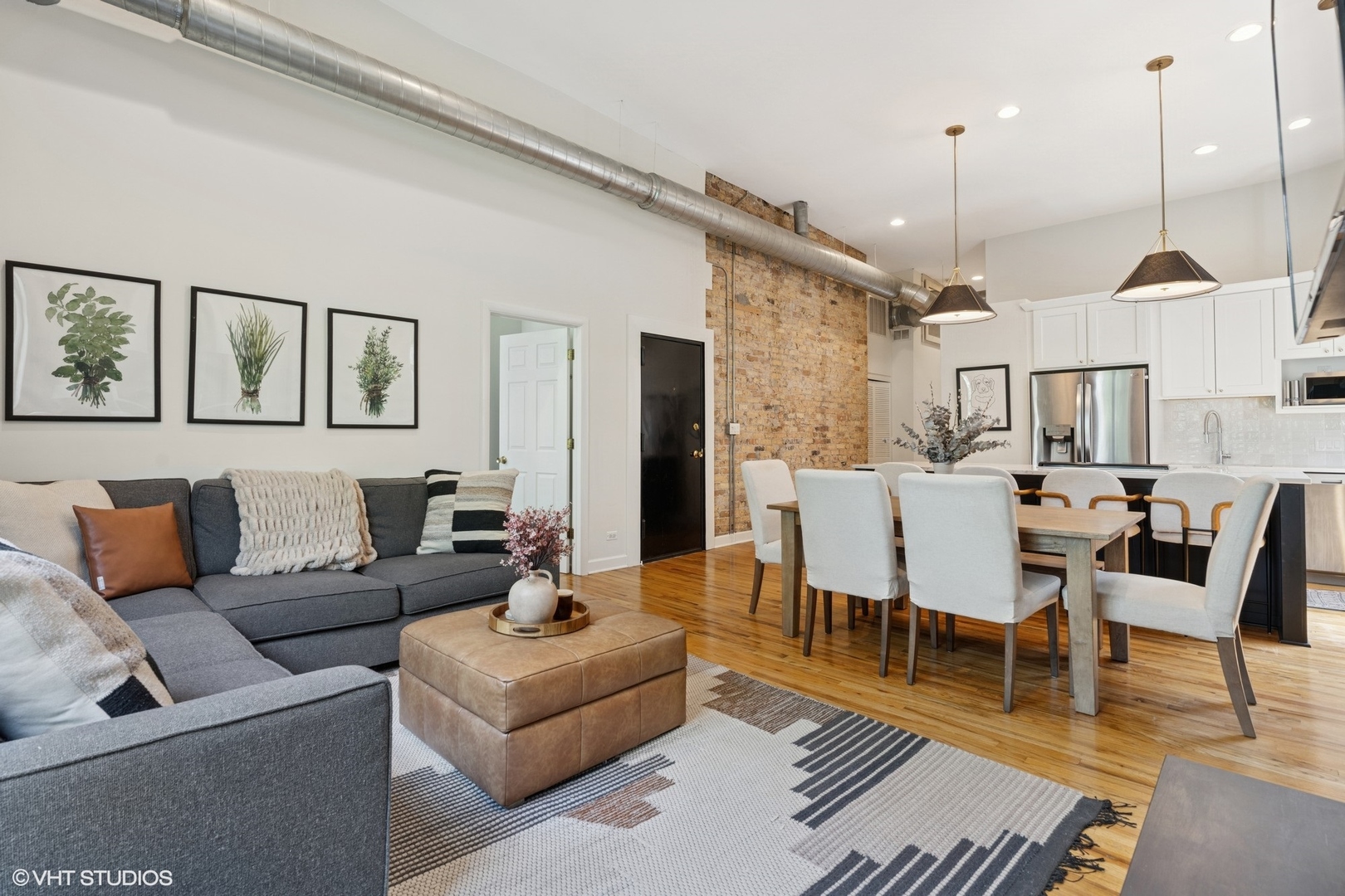 717 W Briar Place Unit: 3W