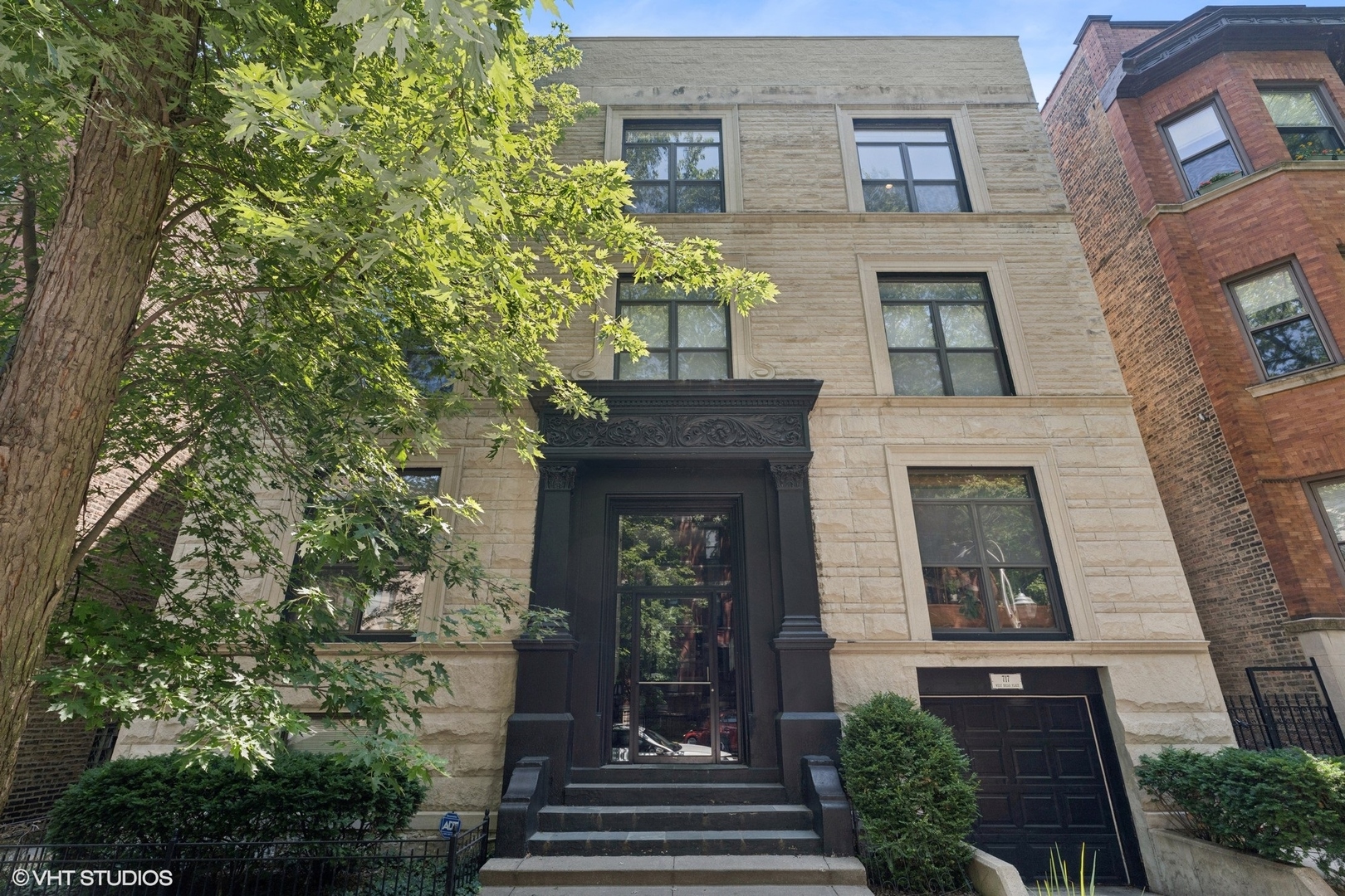 717 W Briar Place Unit: 3W