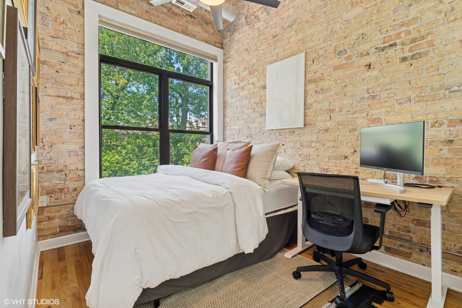 717 W Briar Place Unit: 3W