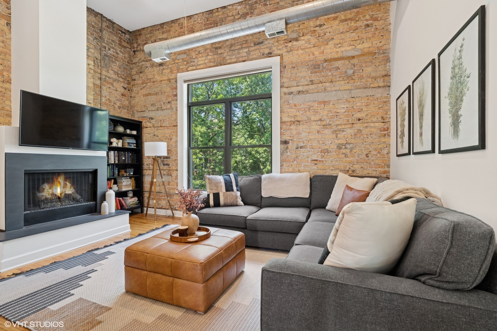 717 W Briar Place Unit: 3W