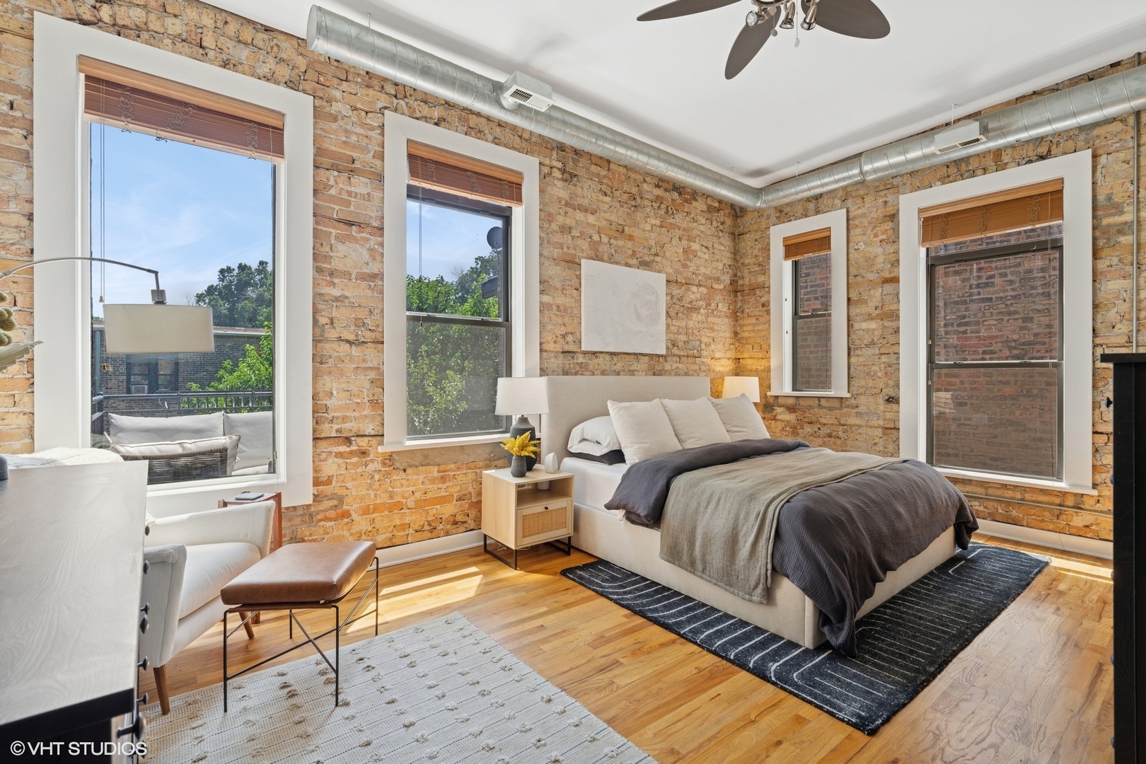 717 W Briar Place Unit: 3W