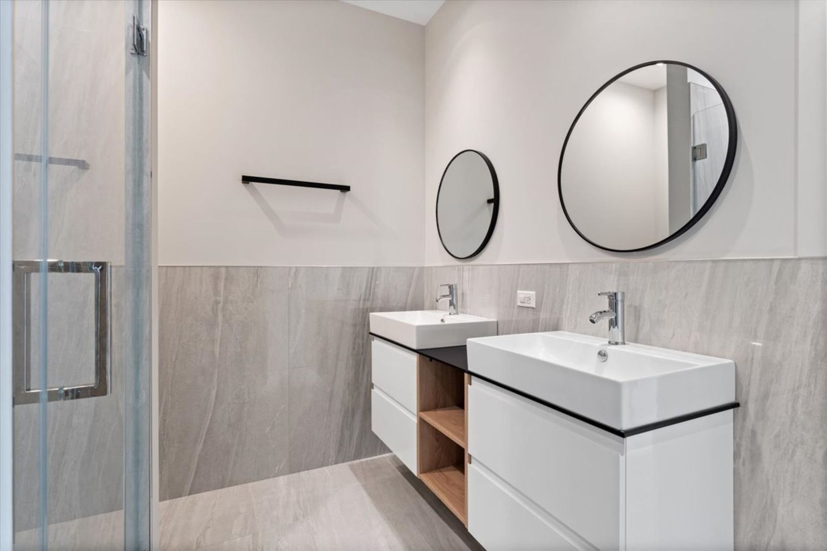 3205 N Kildare Avenue