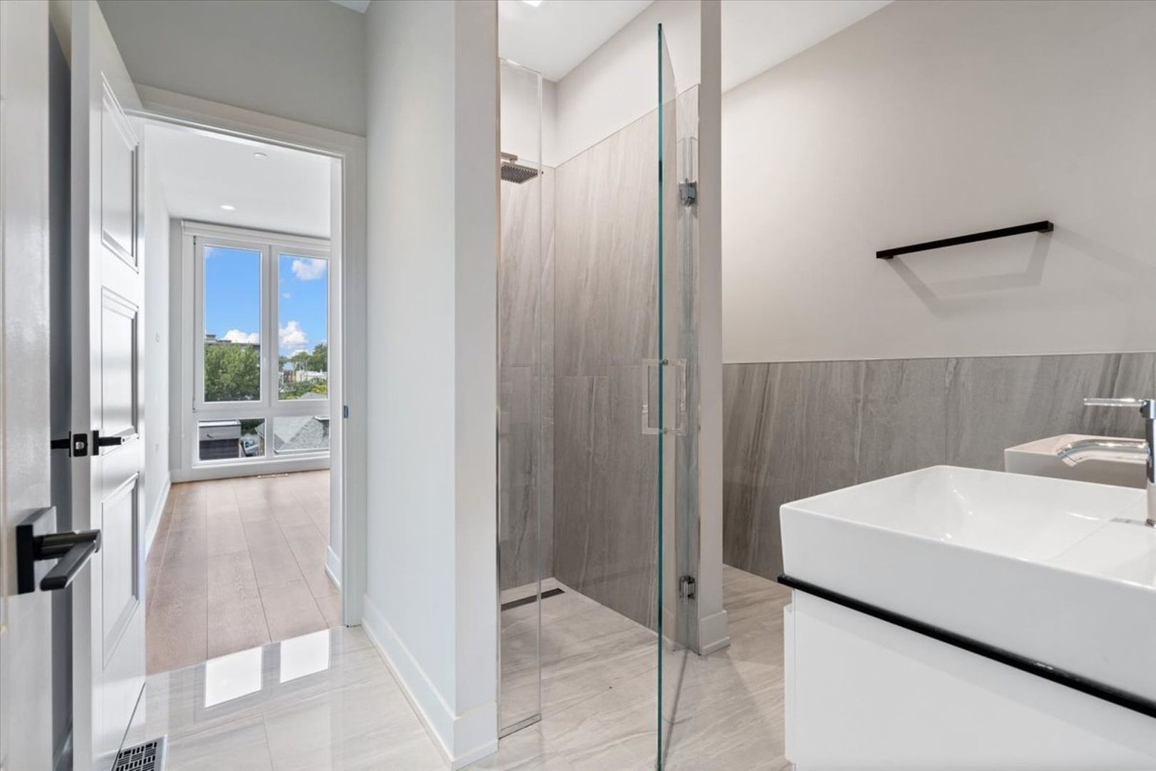 3205 N Kildare Avenue