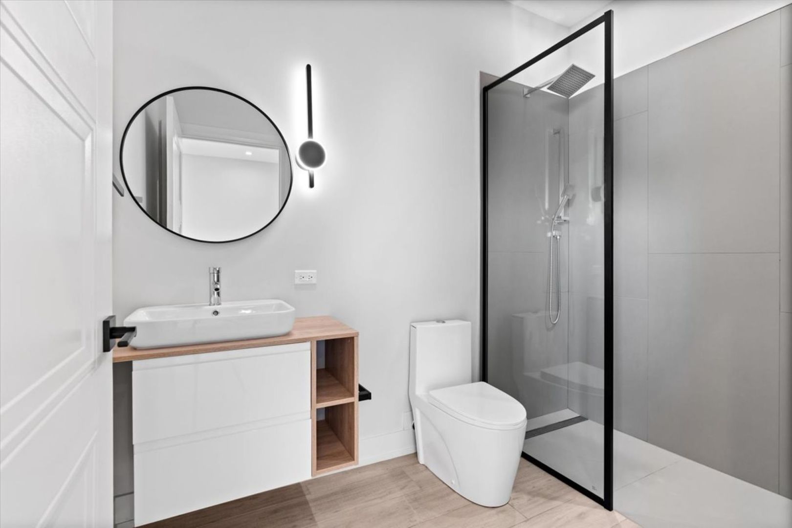 3205 N Kildare Avenue