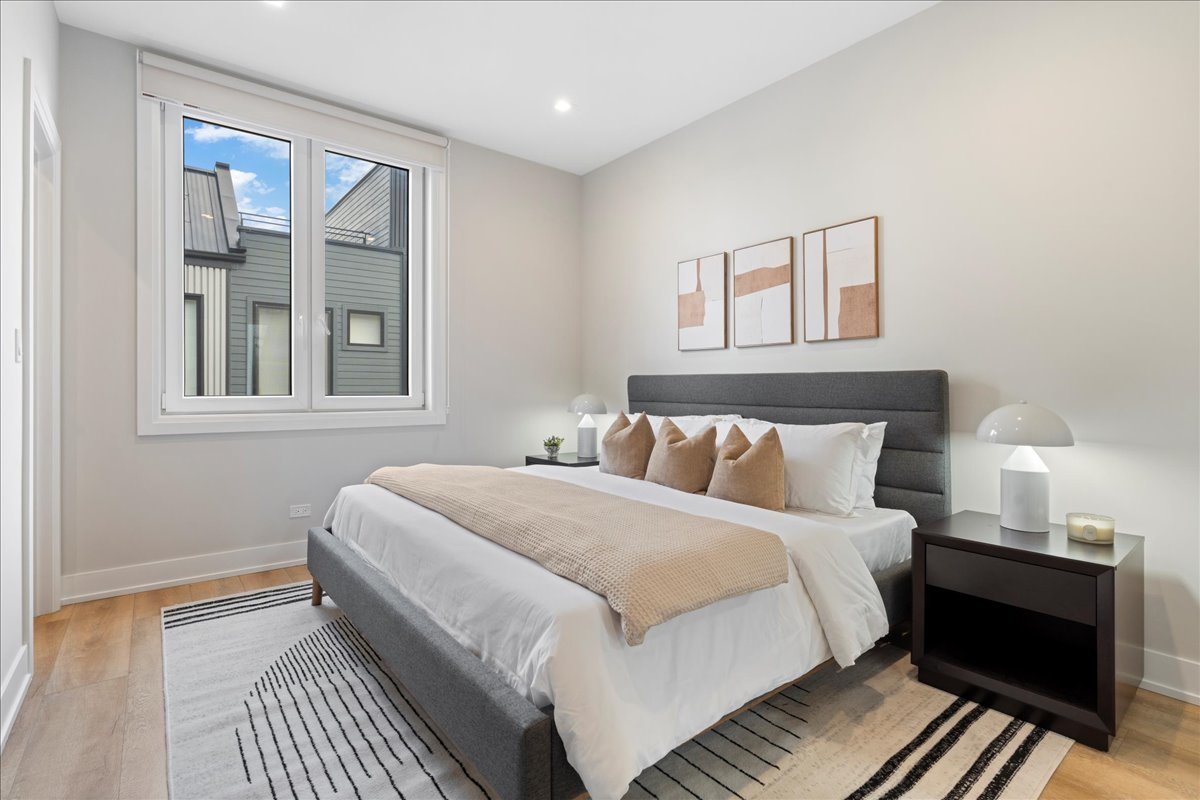 4232 W BELMONT Avenue Unit: 2